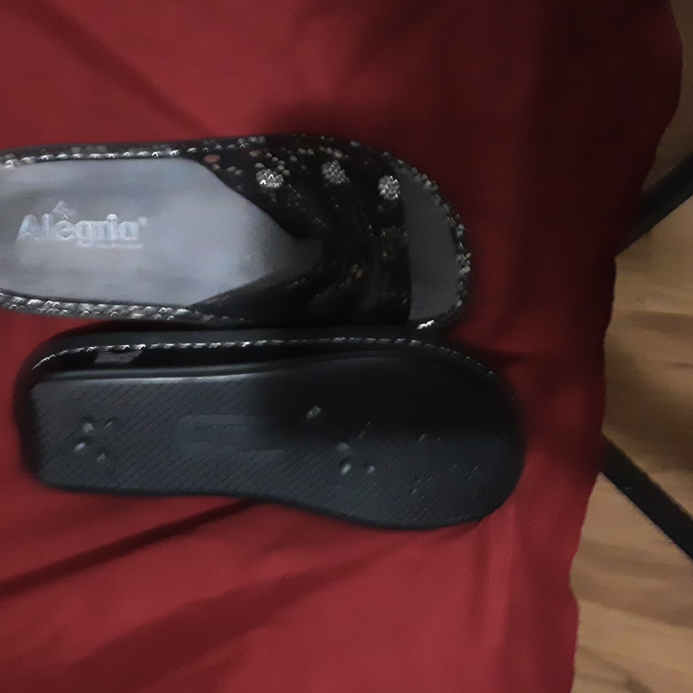 Sandal - Picture 3 of 4